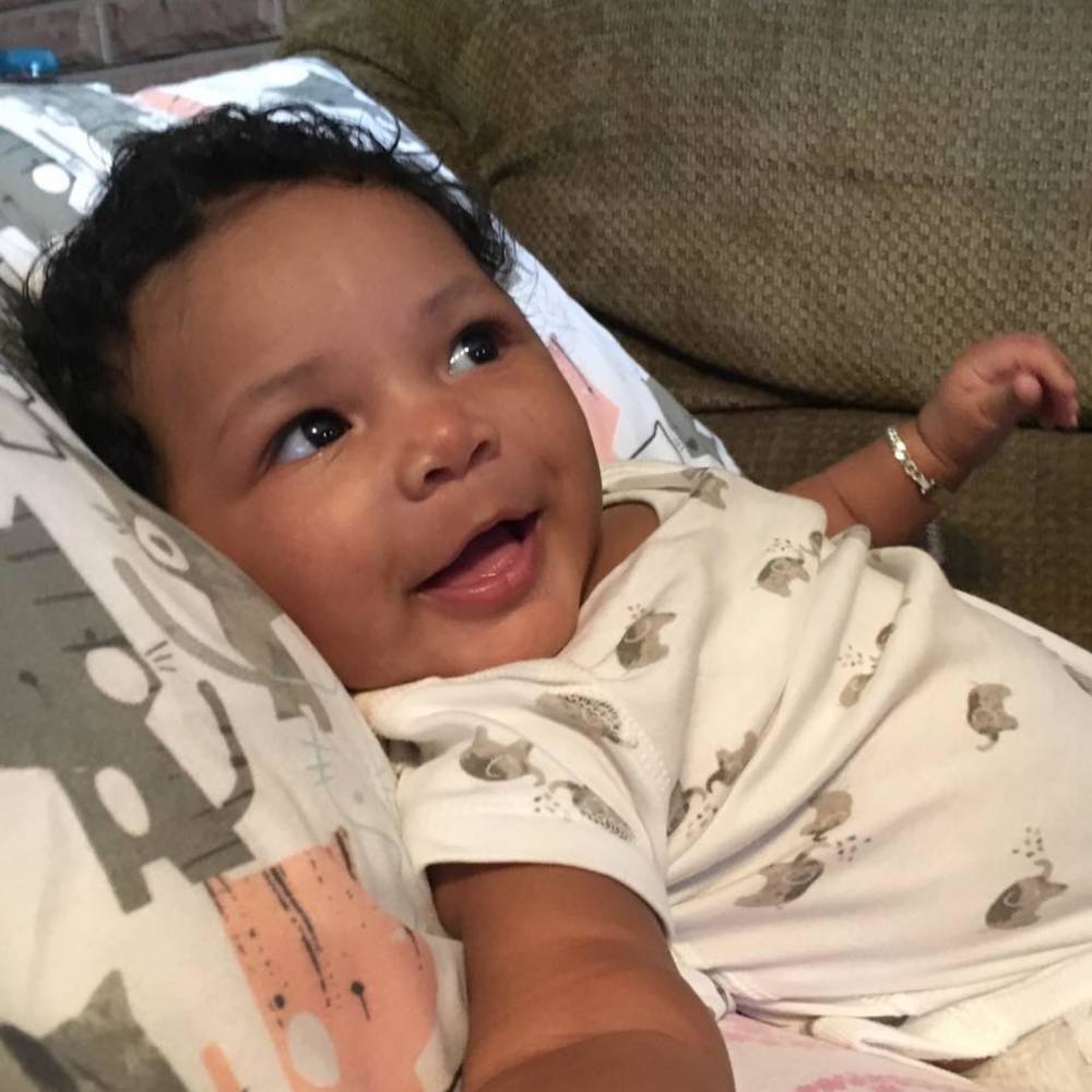 Meet your Posher, Gi gi